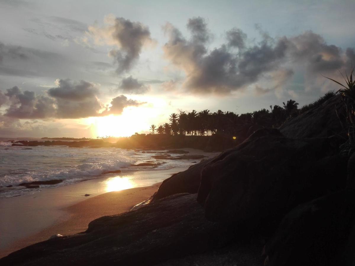 Kalimetiya Beach Cabana Hungama Bagian luar foto